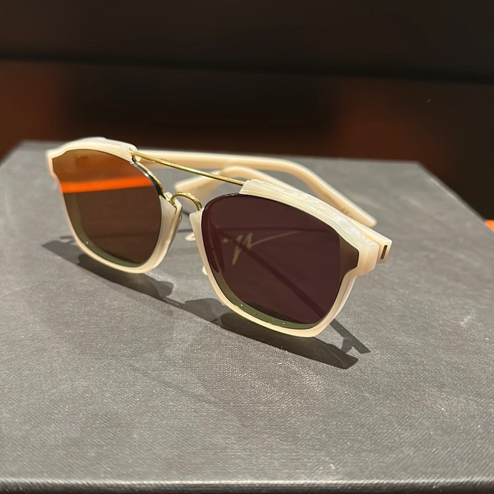 Dior Cream Frame Sunglasses with Gold Bridge and Dark Lenses